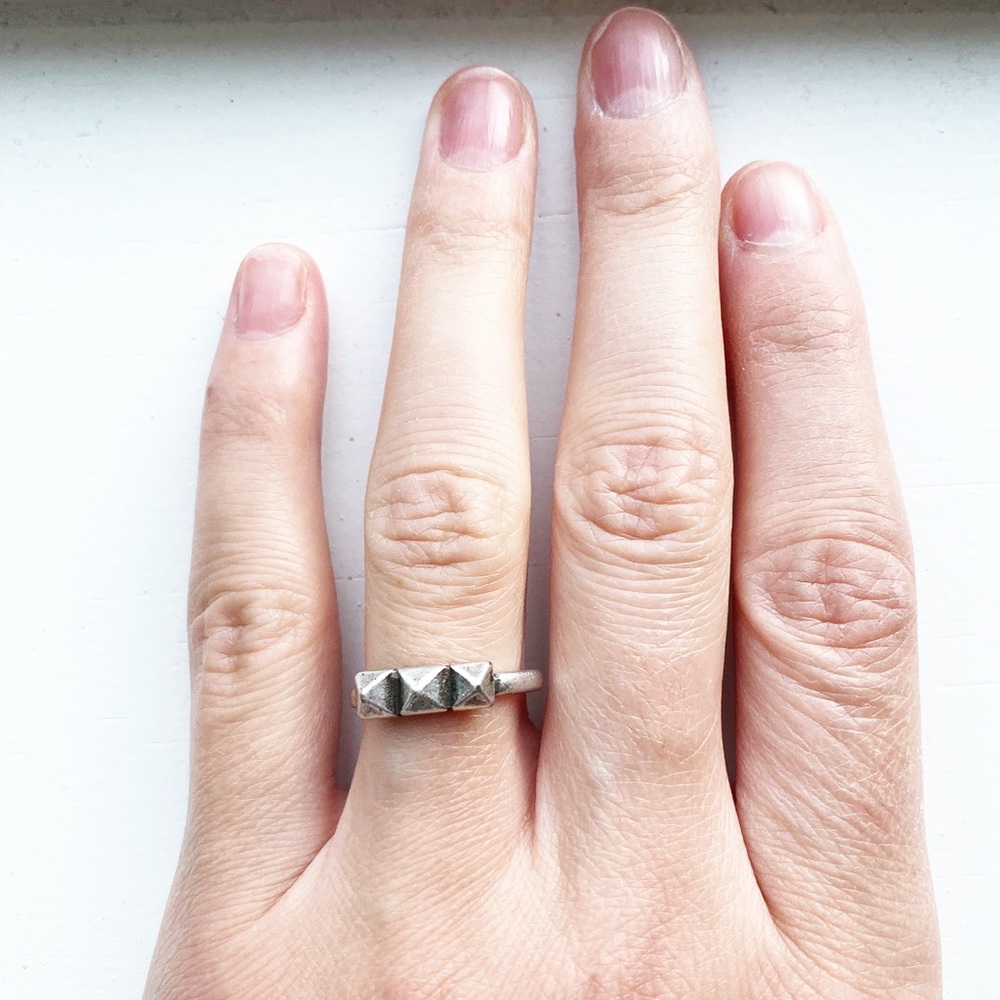 Tarnished Silver Thin Triangle Stud Ring - image 1